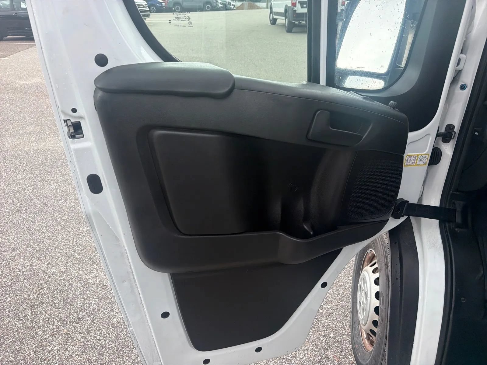 Used 2025 RAM ProMaster 2500 w/ Convenience Group FWD image 13