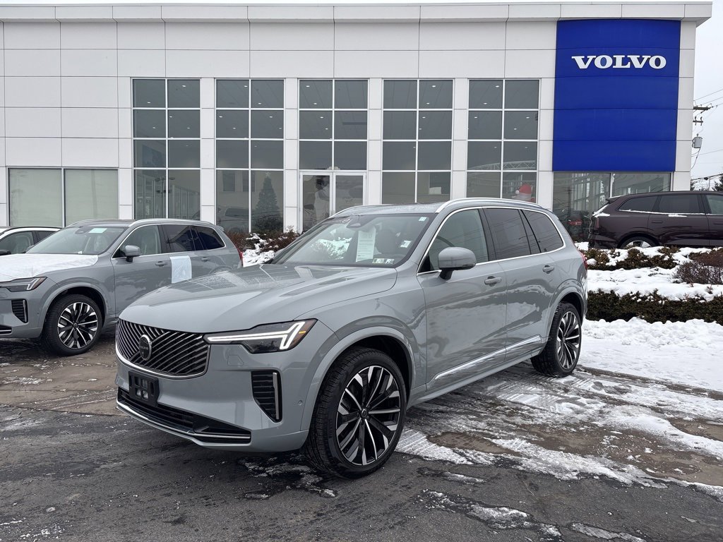 Certified 2025 Volvo XC90 B6 Plus image 50