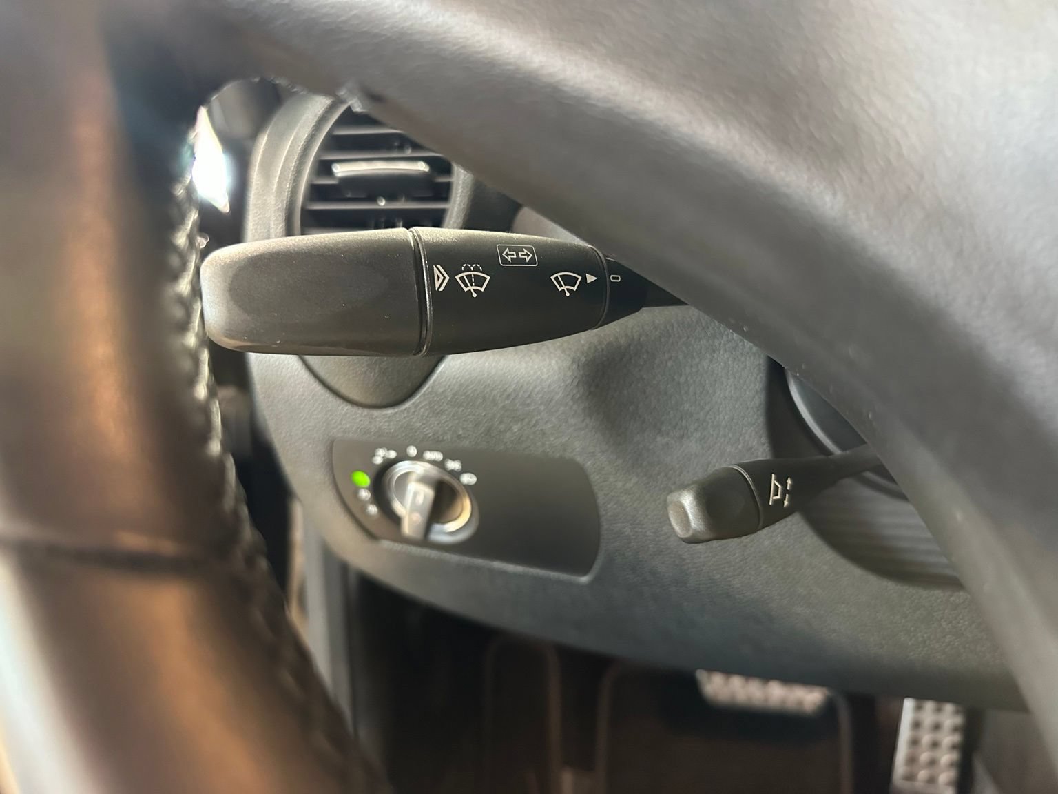 Used 2011 Mercedes-Benz SLK 300 image 21