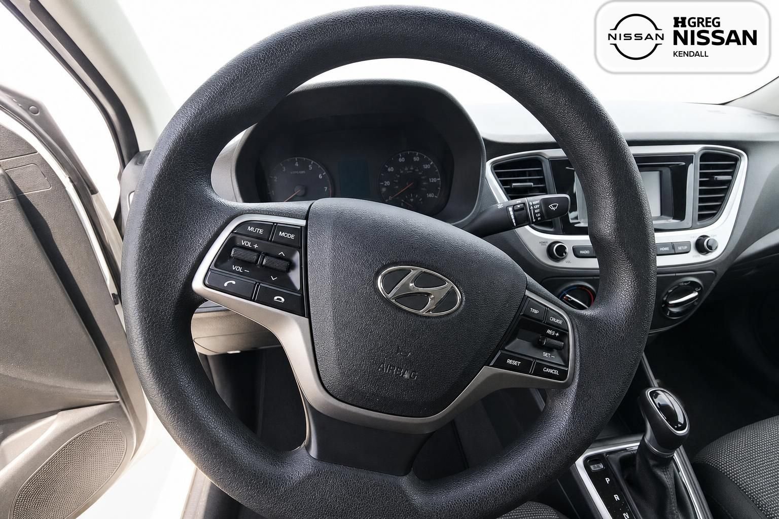 Used 2022 Hyundai Accent SE FWD image 9