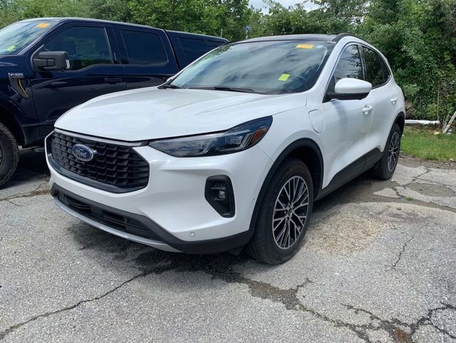Used 2024 Ford Escape SE w/ PHEV Premium Package FWD image 4