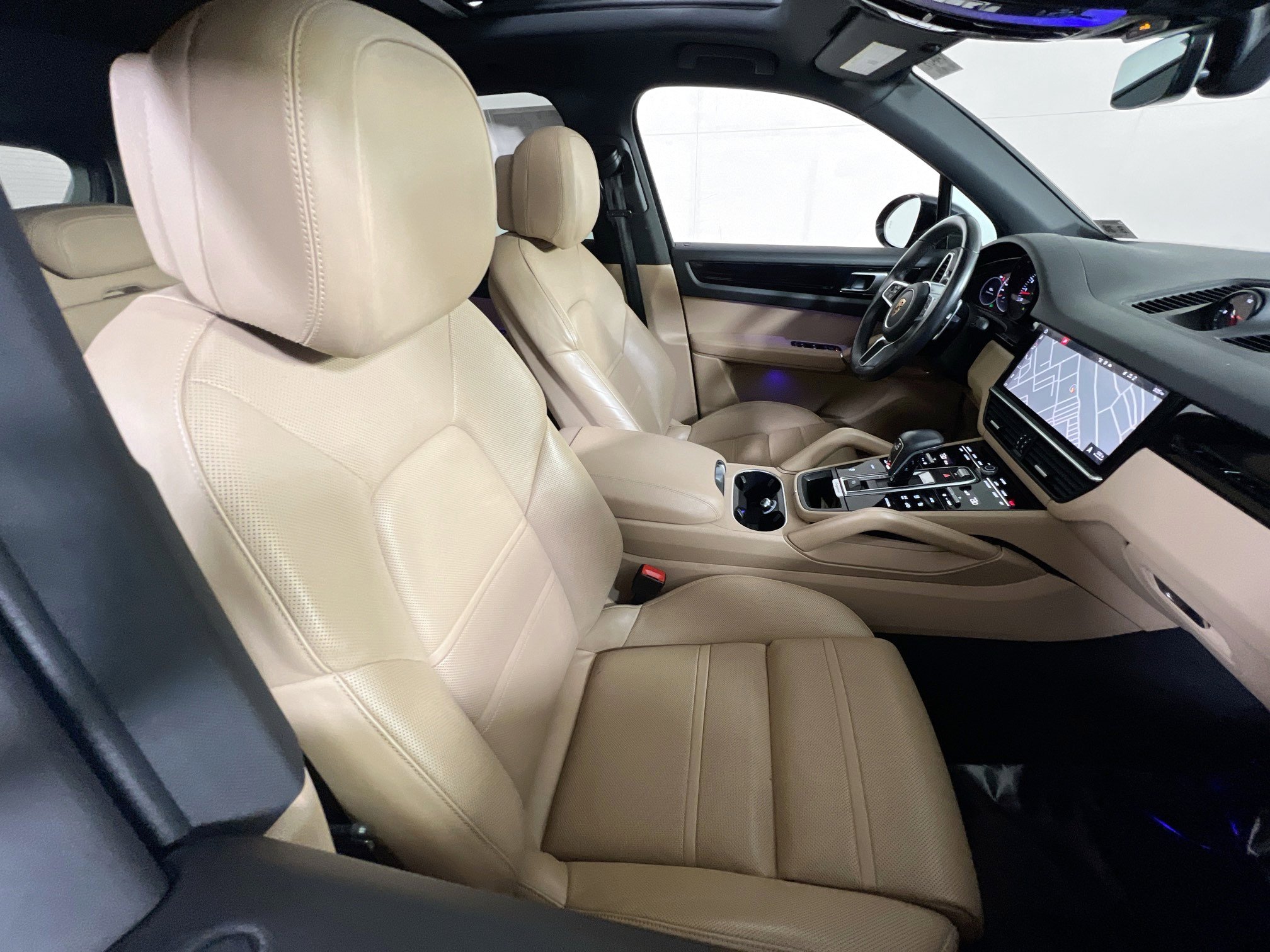 Used 2021 Porsche Cayenne image 28