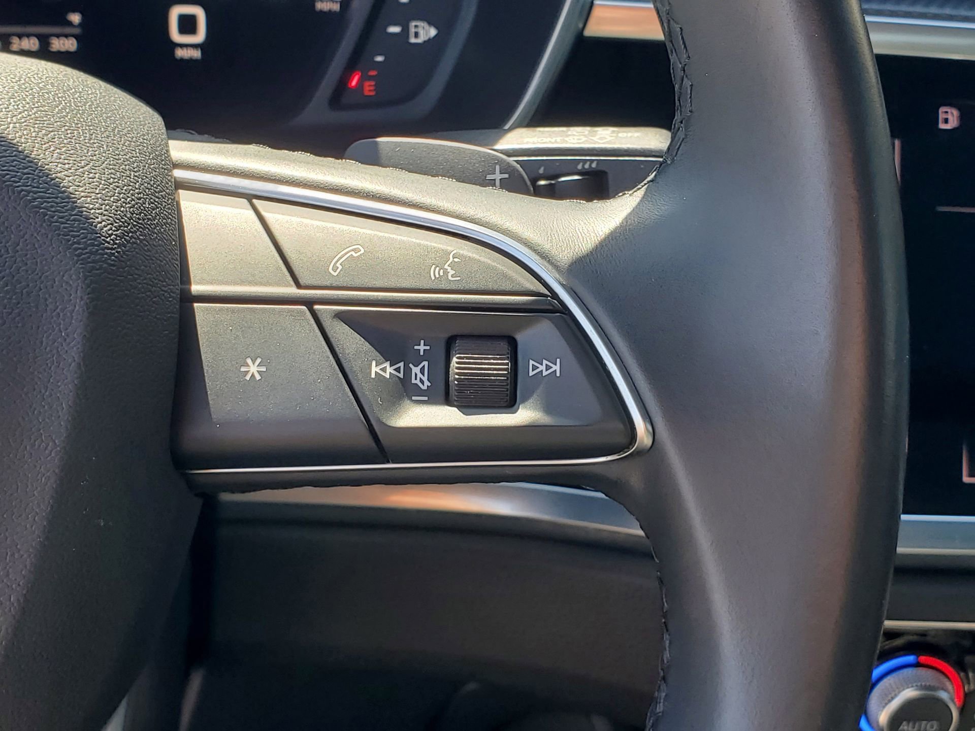 Used 2021 Audi Q3 2.0T Premium Plus w/ Premium Plus Package image 22