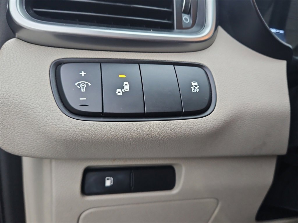 Used 2020 Kia Sorento LX image 24