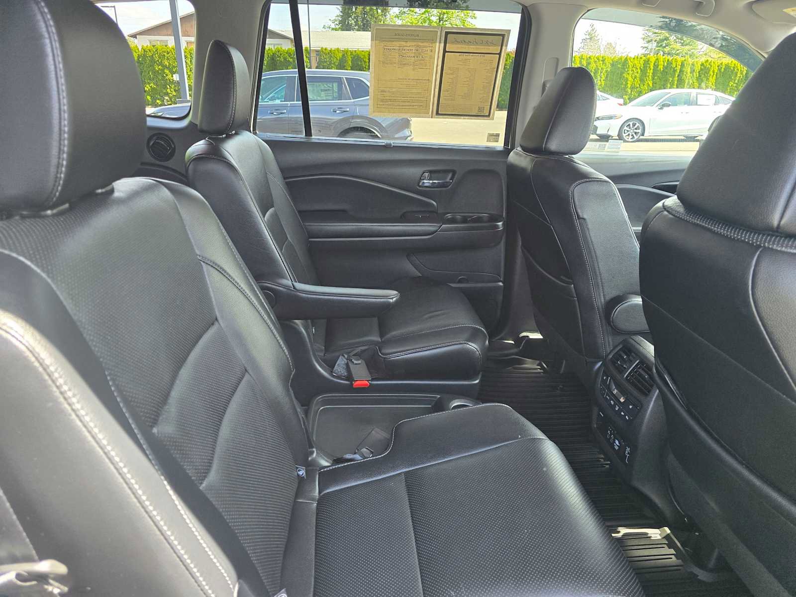 Used 2019 Honda Pilot Elite image 12