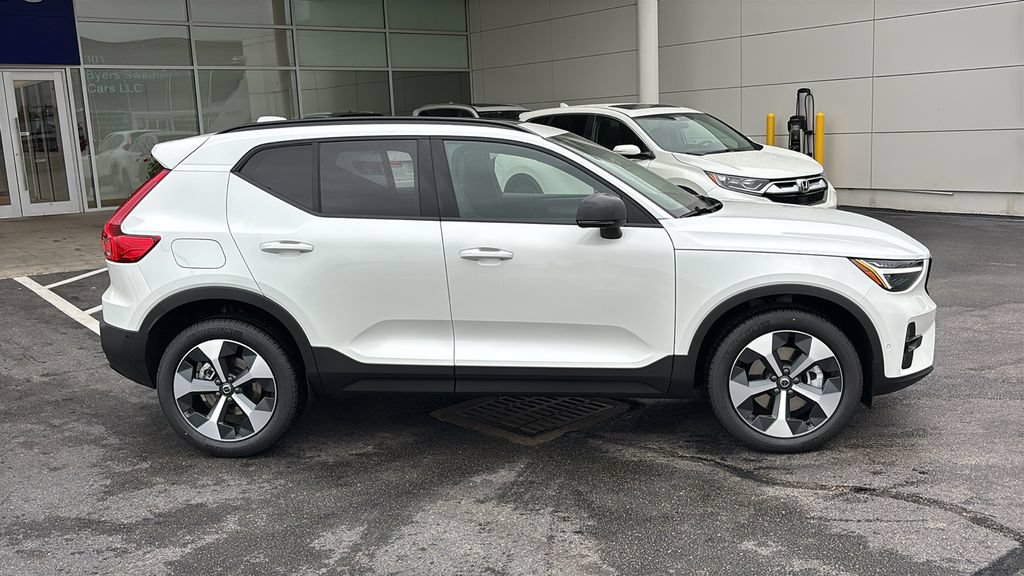 New 2026 Volvo XC40 B5 Plus w/ Protection Package Premier AWD/4WD image 28