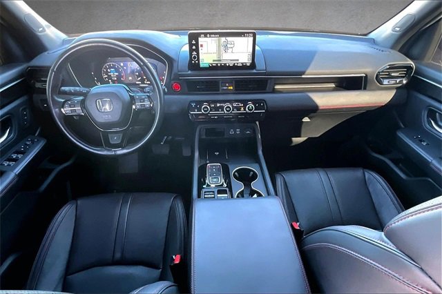 Used 2025 Honda Pilot Black Edition image 12