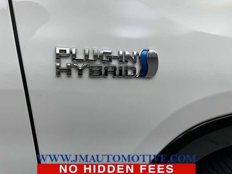 Used 2021 Toyota RAV4 SE w/ Weather & Moonroof Package image 11