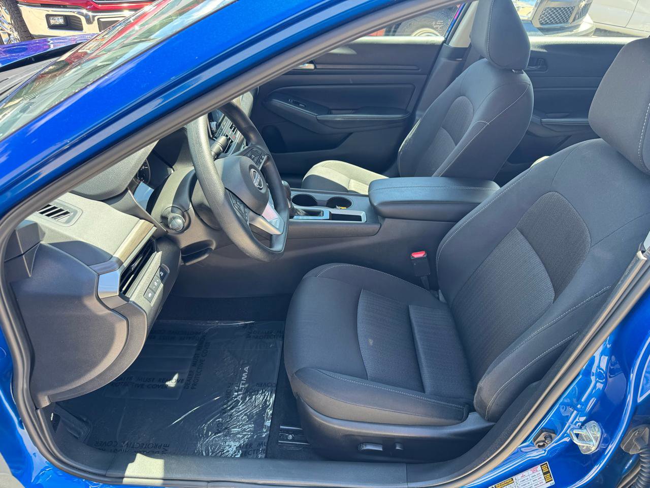 Used 2025 Nissan Altima 2.5 SV FWD image 13