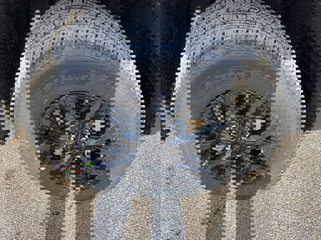 New 2026 Jeep Grand Cherokee Altitude image 9