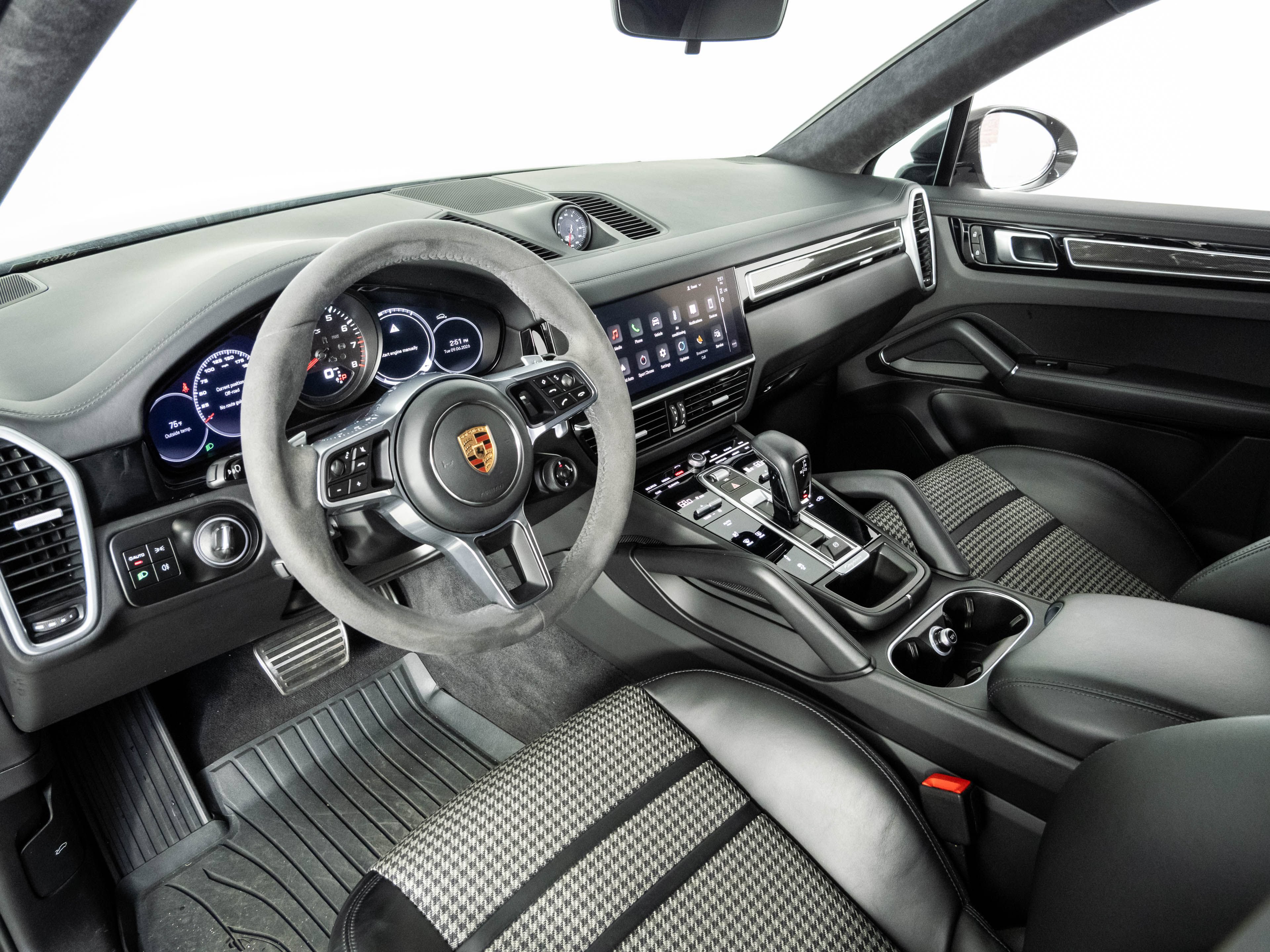 Used 2023 Porsche Cayenne GTS AWD/4WD image 4