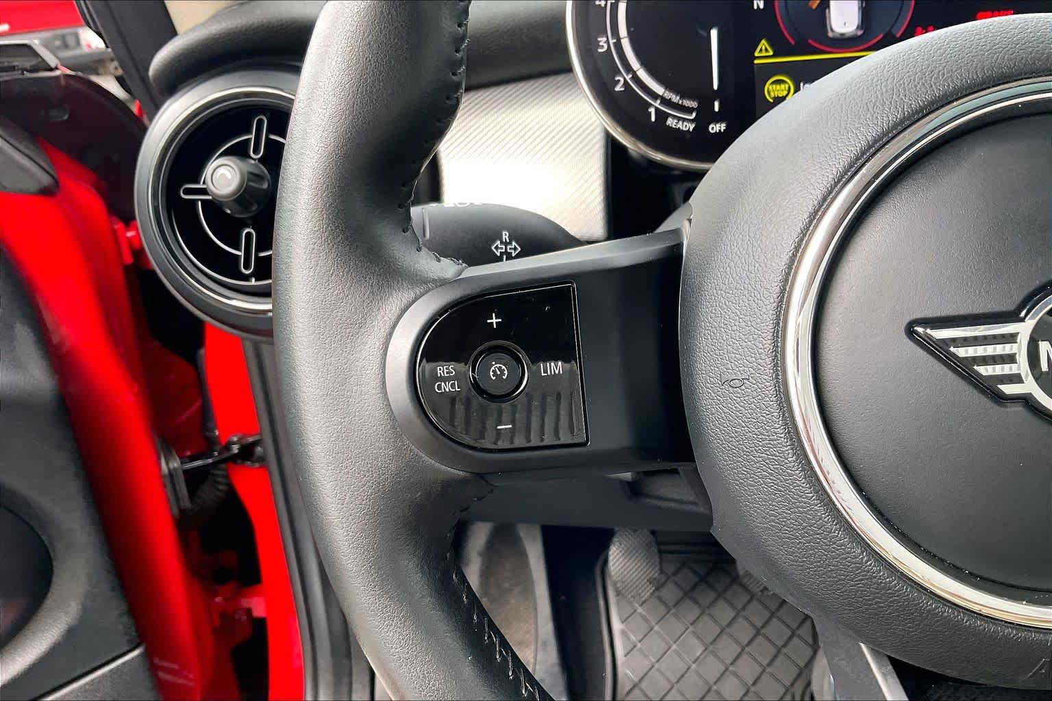 Used 2024 MINI Cooper 2-Door Hardtop FWD image 22