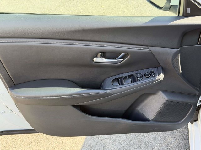 Used 2024 Nissan Sentra SV FWD image 17