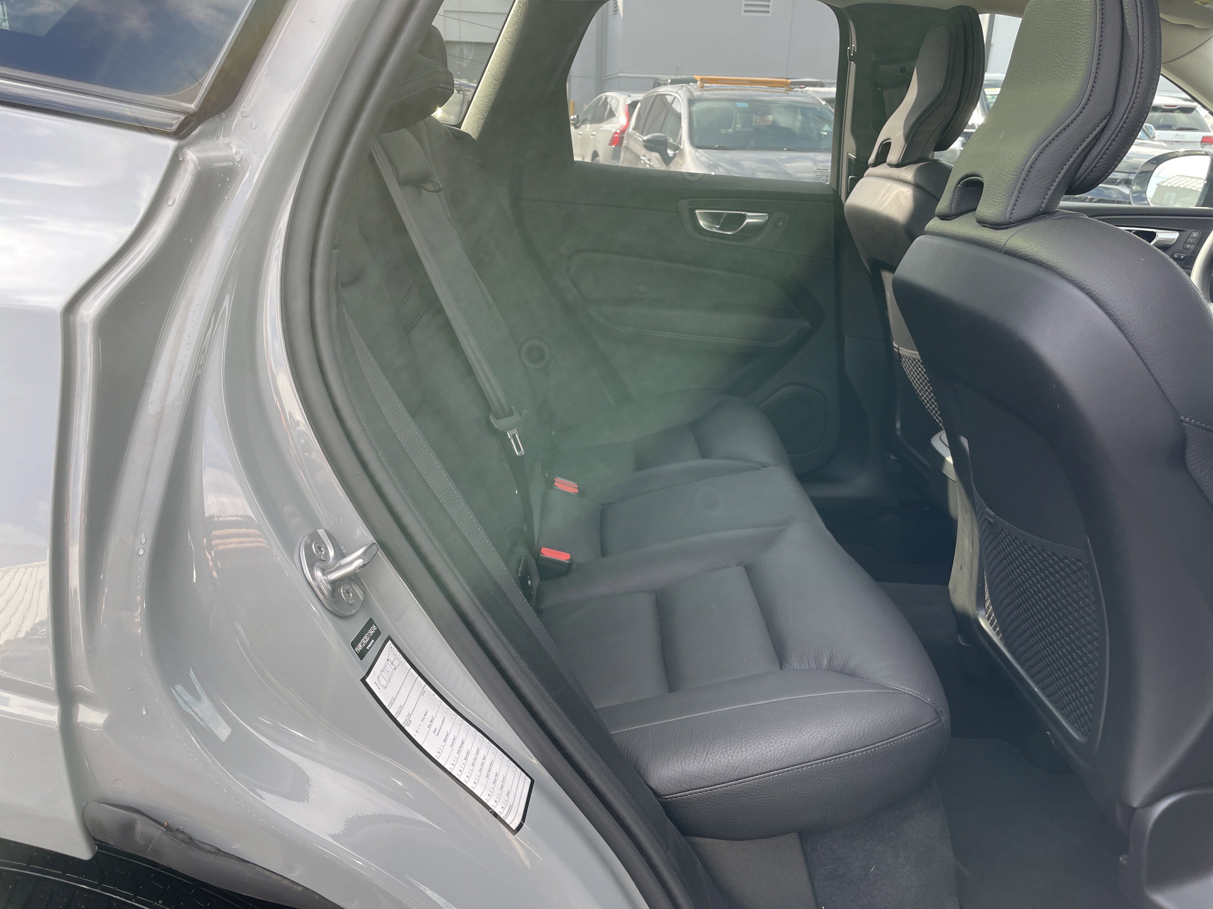 Used 2025 Volvo XC60 B5 Plus image 19