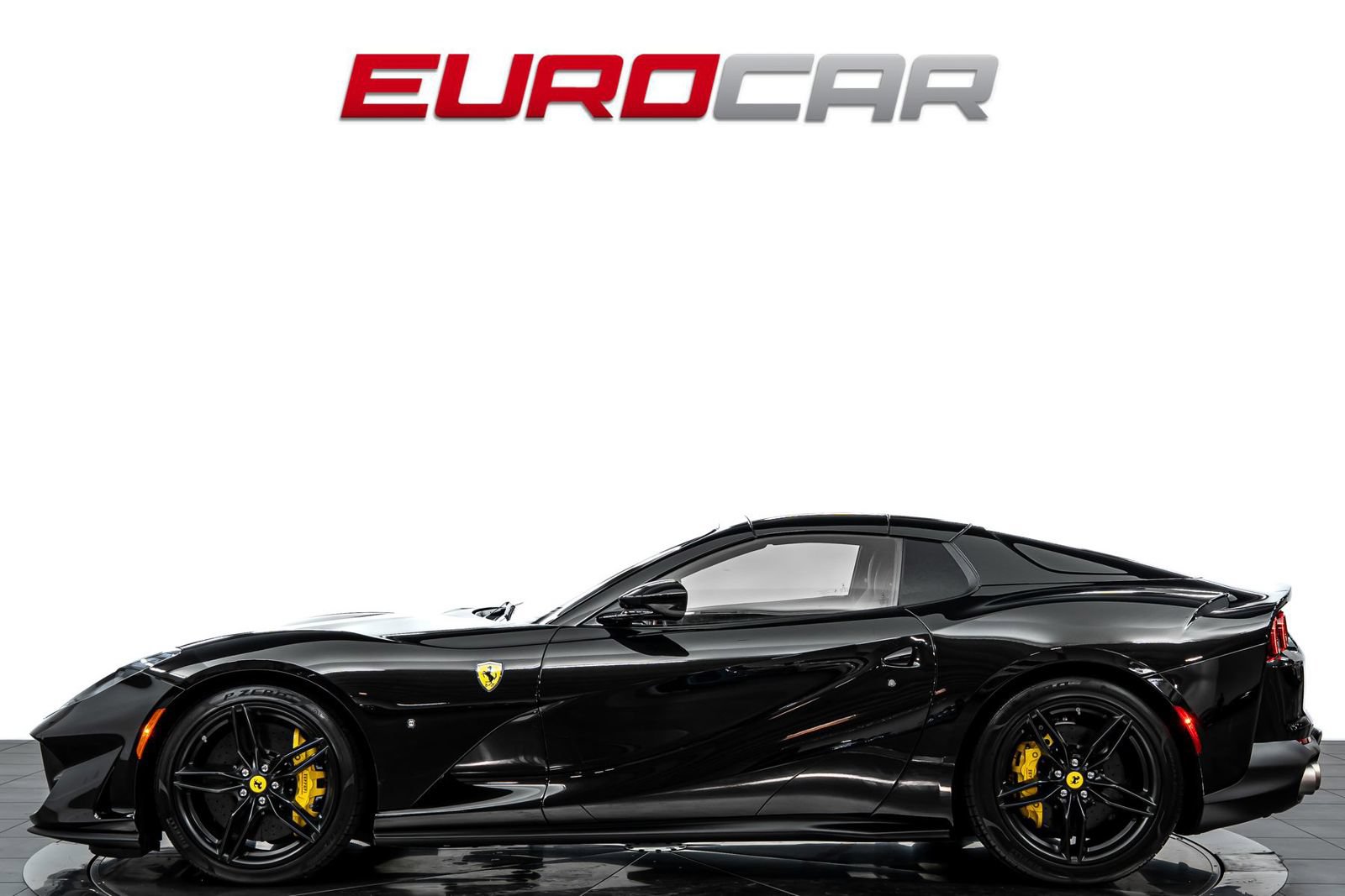 Used 2022 Ferrari 812 GTS RWD image 3