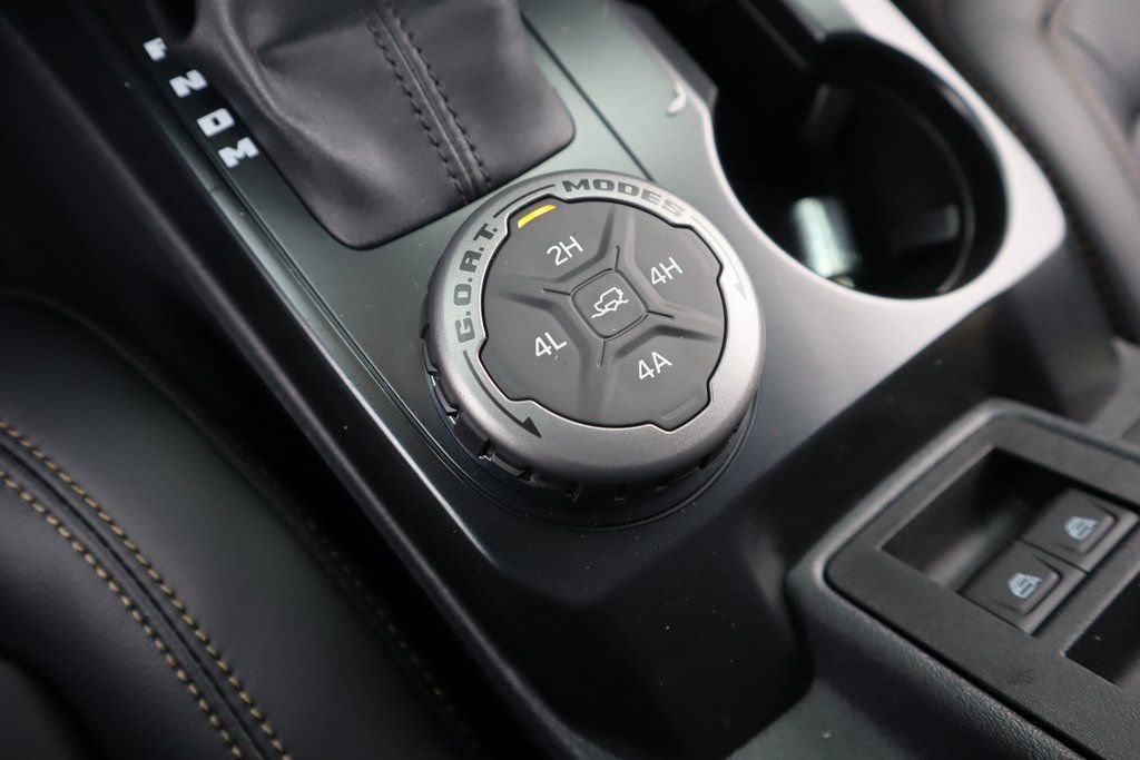 New 2025 Ford Bronco Badlands image 11