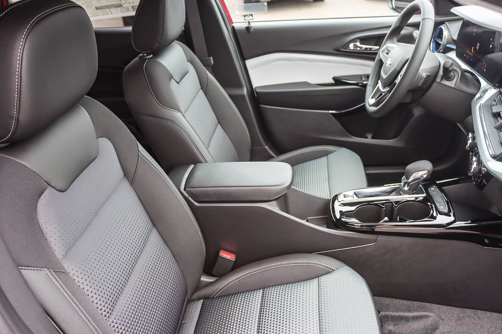 New 2026 Chevrolet Trax LT w/ Sunroof Package image 15