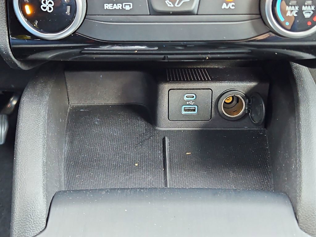 Used 2022 Ford Escape SE image 20