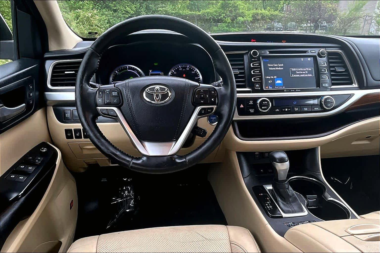 Used 2017 Toyota Highlander Limited Platinum AWD/4WD image 6