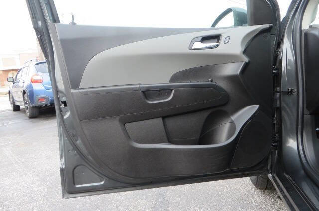 Used 2016 Chevrolet Sonic LT FWD image 35