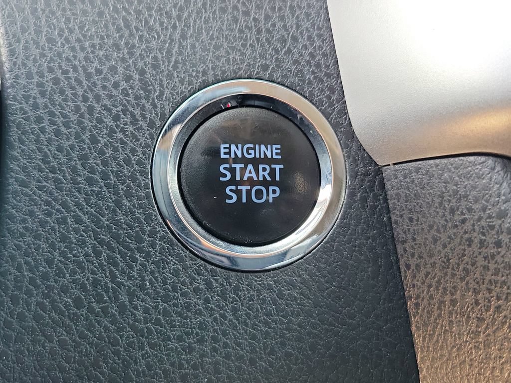 Used 2019 Toyota Highlander XLE AWD/4WD image 21