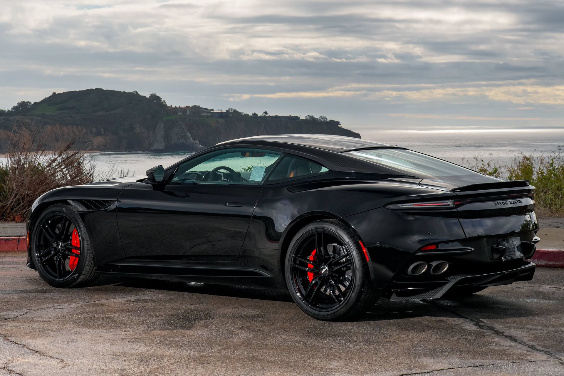 Used 2023 Aston Martin DBS Coupe RWD image 4