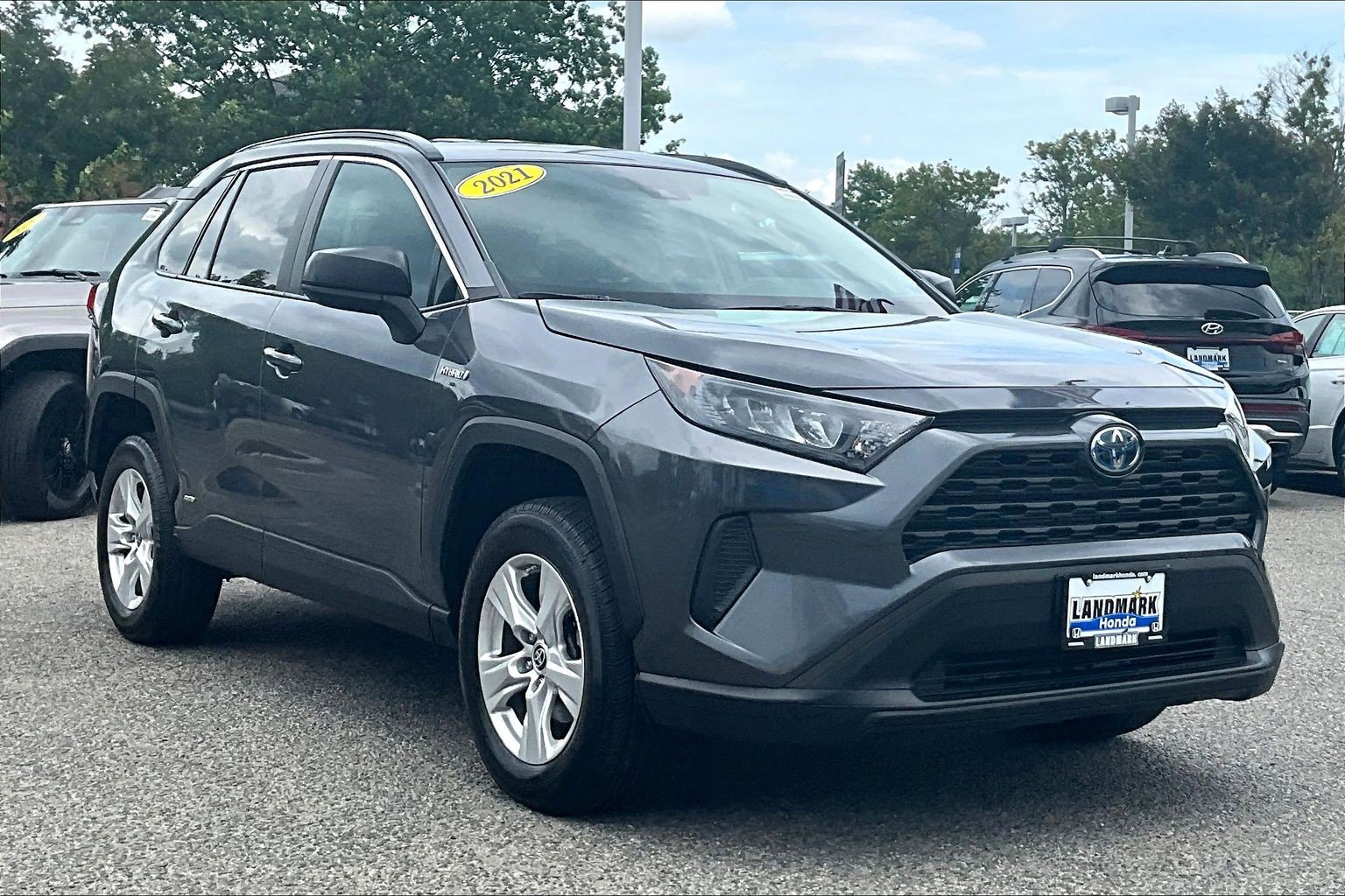 Used 2021 Toyota RAV4 LE AWD/4WD image 11