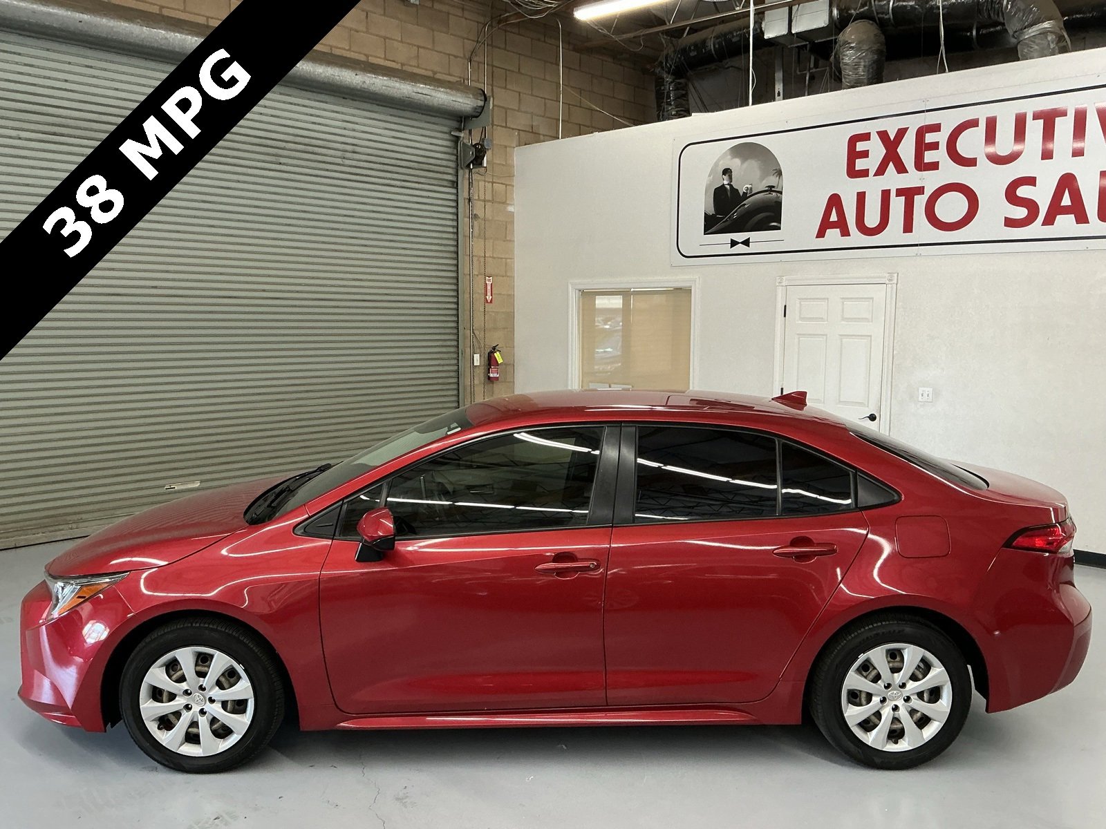Used 2021 Toyota Corolla LE w/ Carpet Mat Package (TMS) image 6