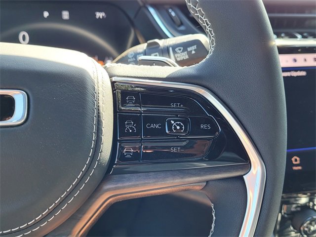 New 2024 Jeep Grand Cherokee L Overland w/ Trailer Tow Package image 10