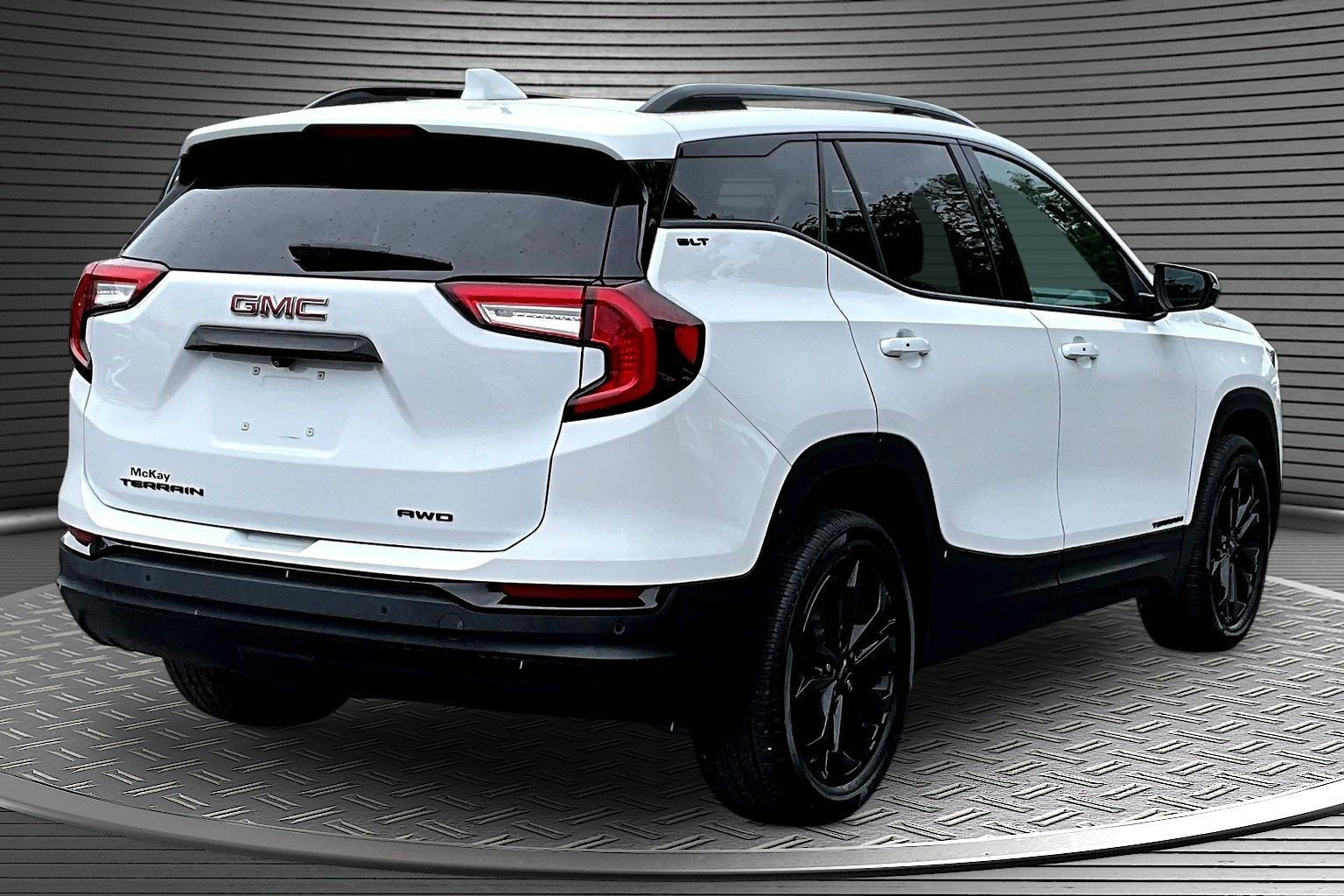 Used 2022 GMC Terrain SLT w/ Infotainment Package II AWD/4WD image 6