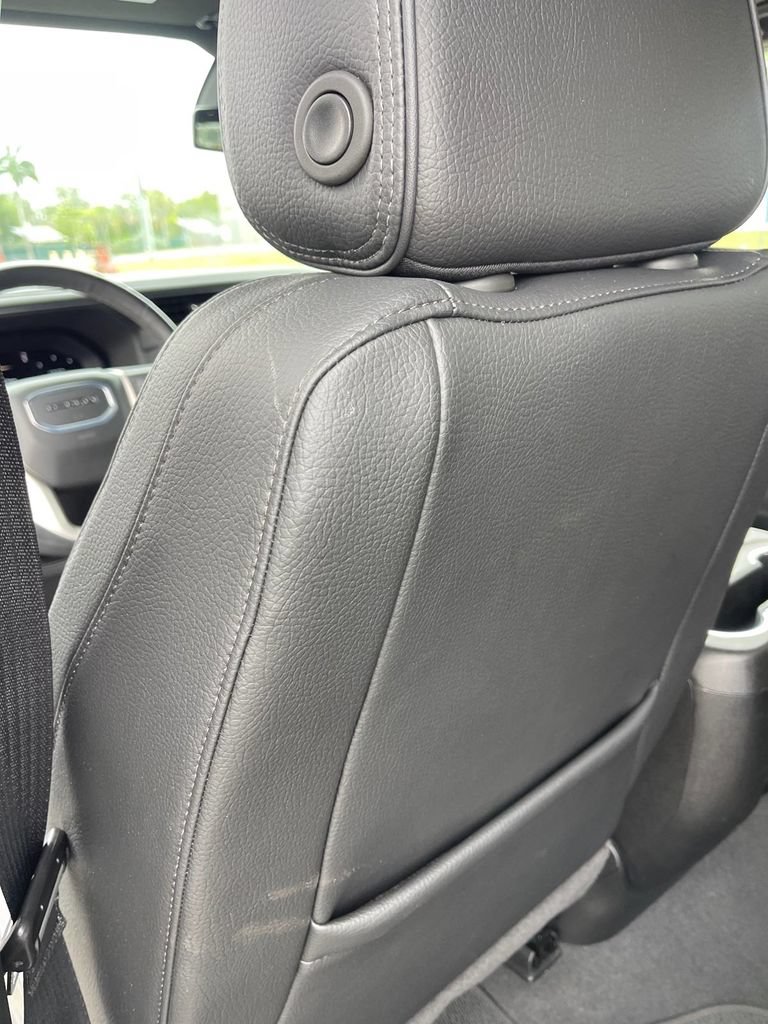 Used 2024 GMC Yukon XL Denali AWD/4WD image 15