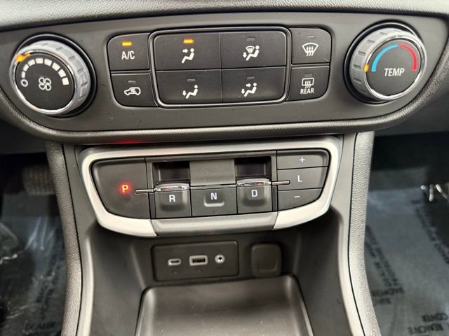 Used 2024 GMC Terrain SLE image 25