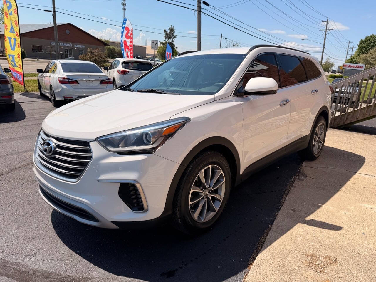 Used 2017 Hyundai Santa Fe SE AWD/4WD image 4