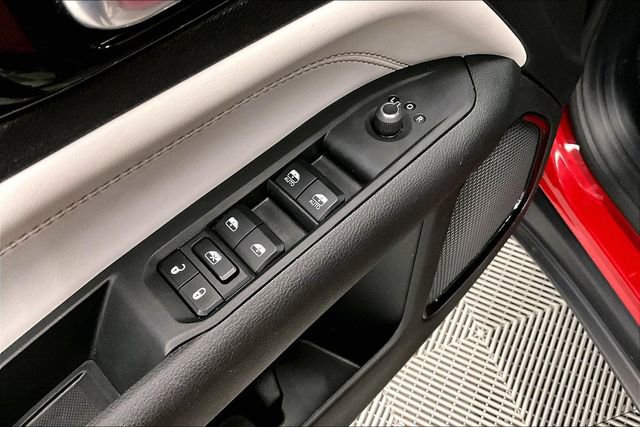 Used 2024 Jeep Compass Limited image 36