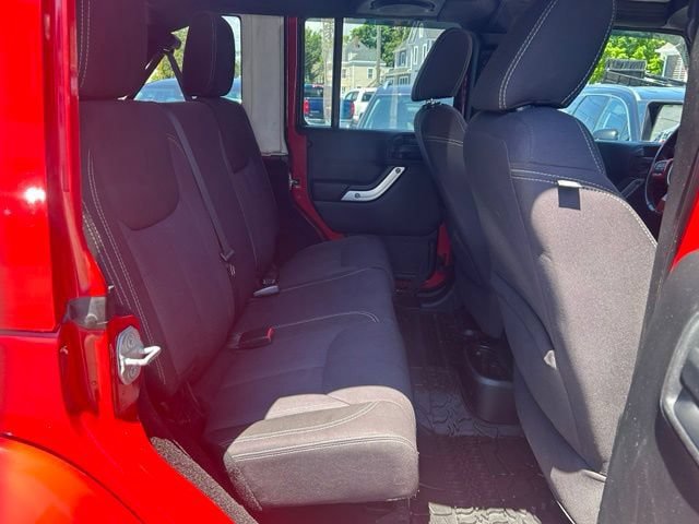 Used 2014 Jeep Wrangler Unlimited Sahara w/ Mopar Chrome Edition Group AWD/4WD image 17