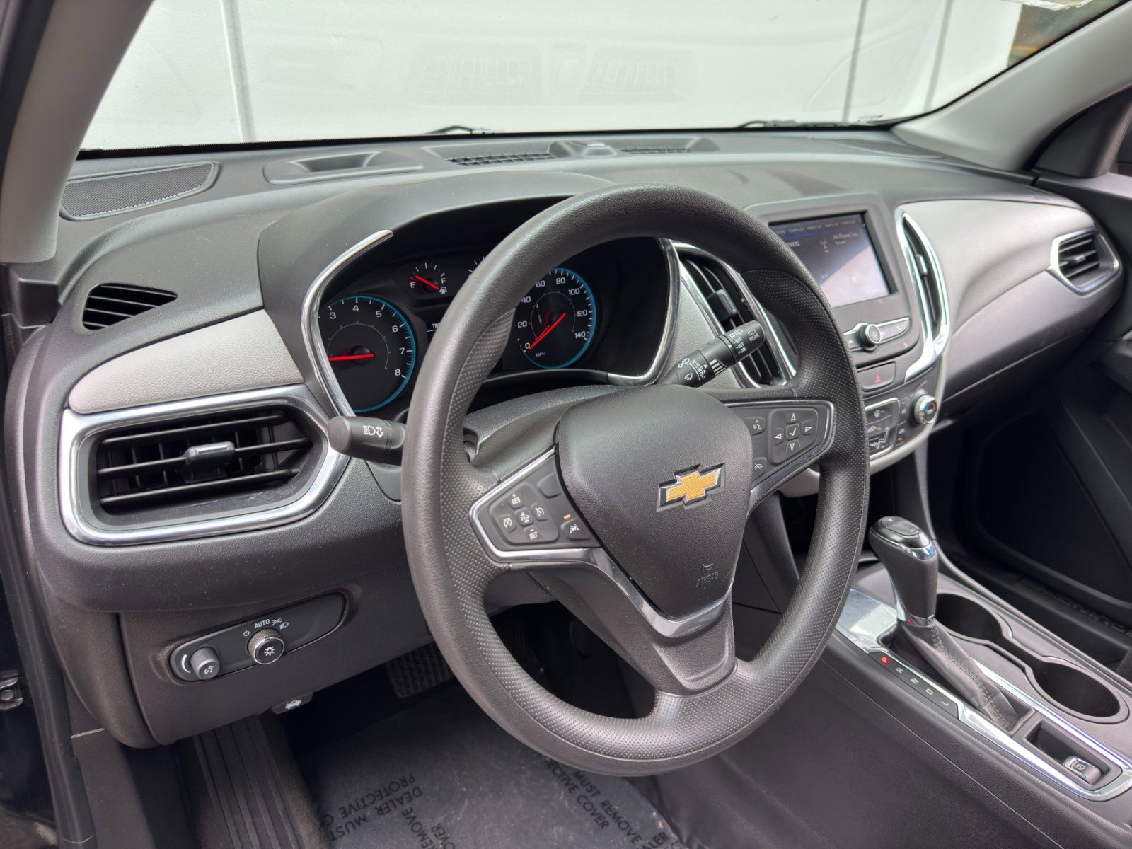 Used 2020 Chevrolet Equinox LS w/ LS Convenience Package FWD image 12