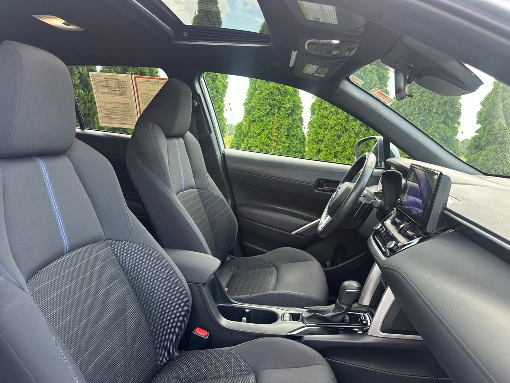 Certified 2023 Toyota Corolla Cross AWD Hybrid w/ Moonroof Package image 32