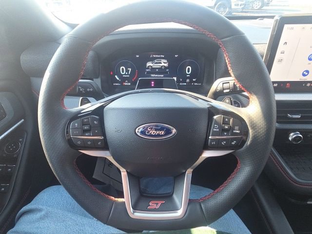 Used 2025 Ford Explorer ST image 40
