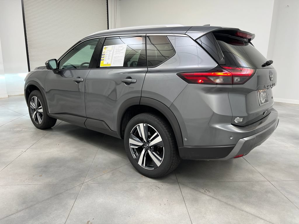 Used 2026 Nissan Rogue SL FWD image 6