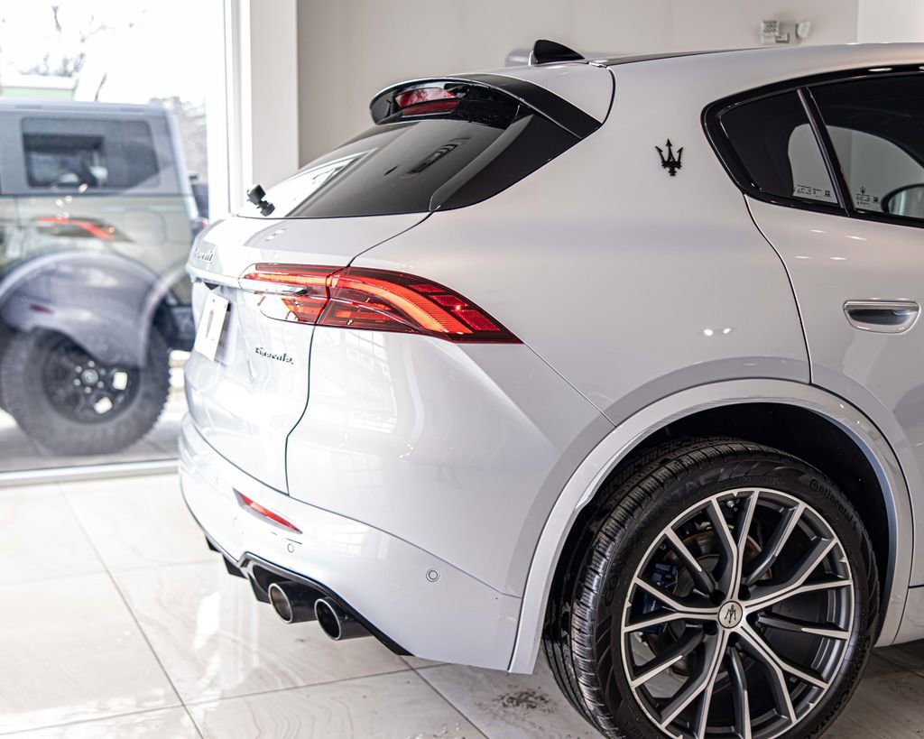Used 2023 Maserati Grecale Modena image 12