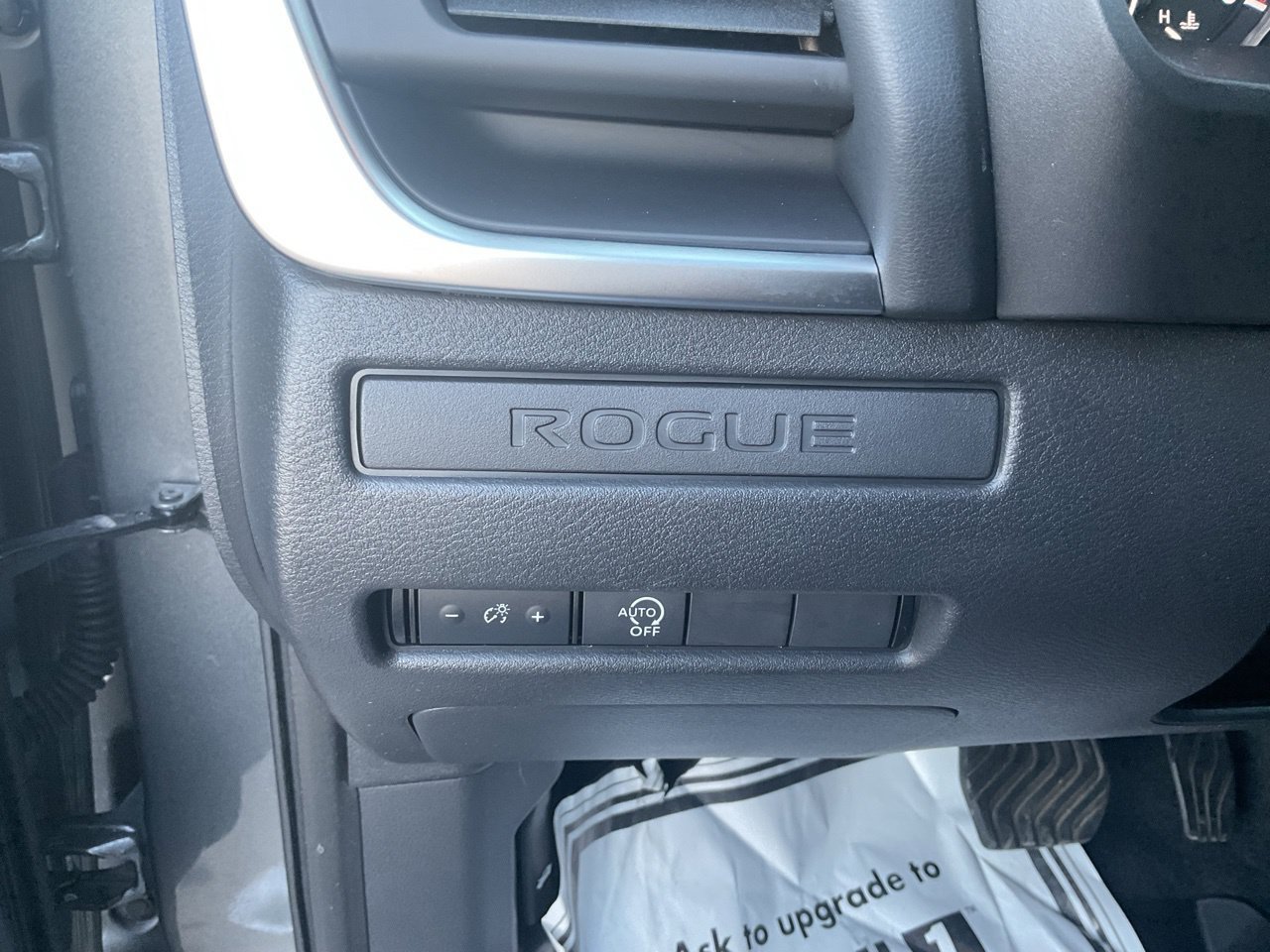 Used 2023 Nissan Rogue S FWD image 19