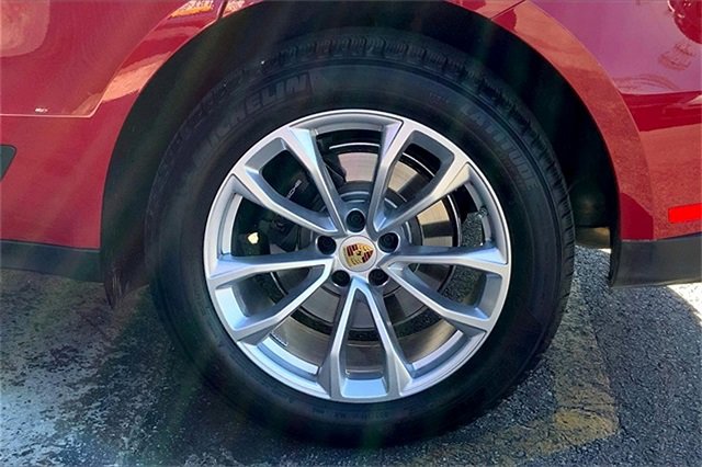 Used 2025 Porsche Macan image 17