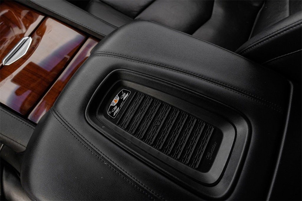 Used 2019 Cadillac Escalade ESV Luxury image 33