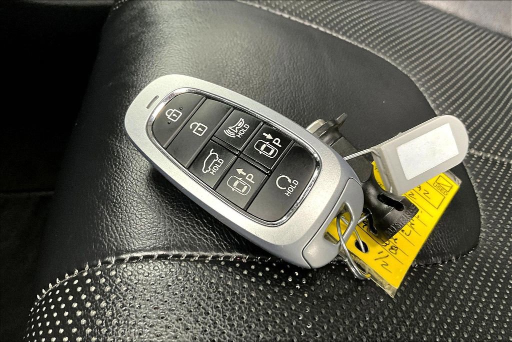 Used 2022 Hyundai Santa Fe Limited image 11