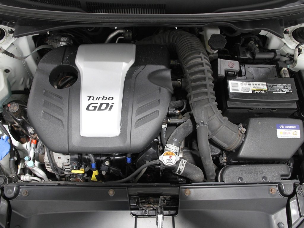 Used 2016 Hyundai Veloster Turbo image 19