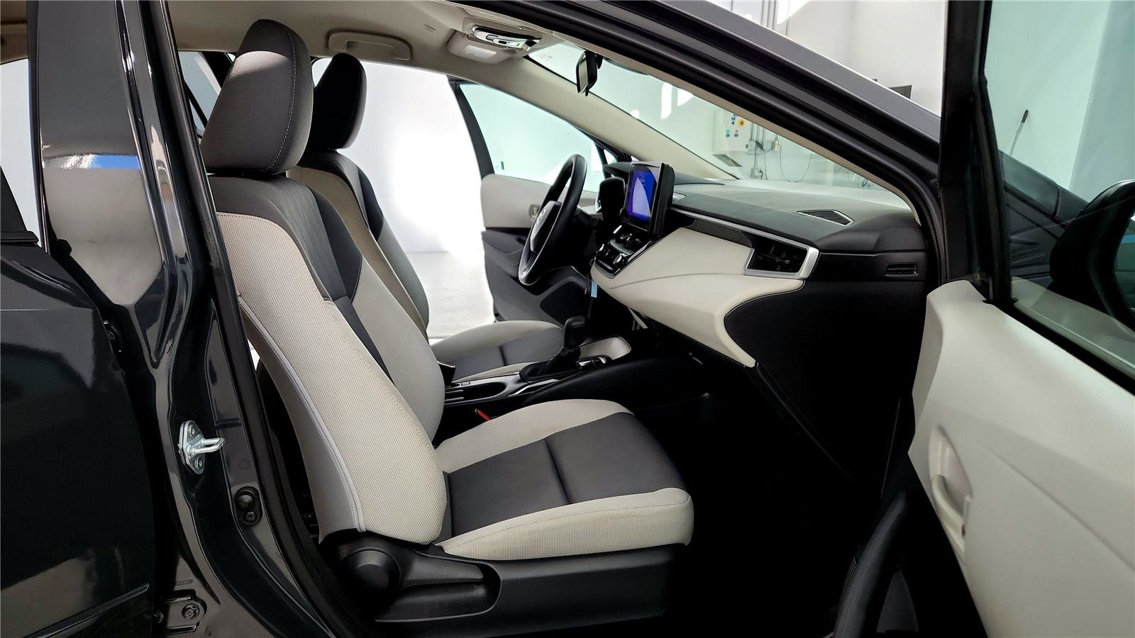 Used 2024 Toyota Corolla LE image 17