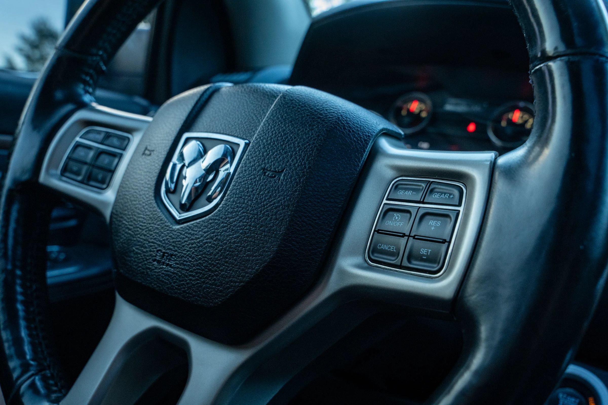 Used 2014 RAM 1500 Laramie w/ Convenience Group AWD/4WD image 13