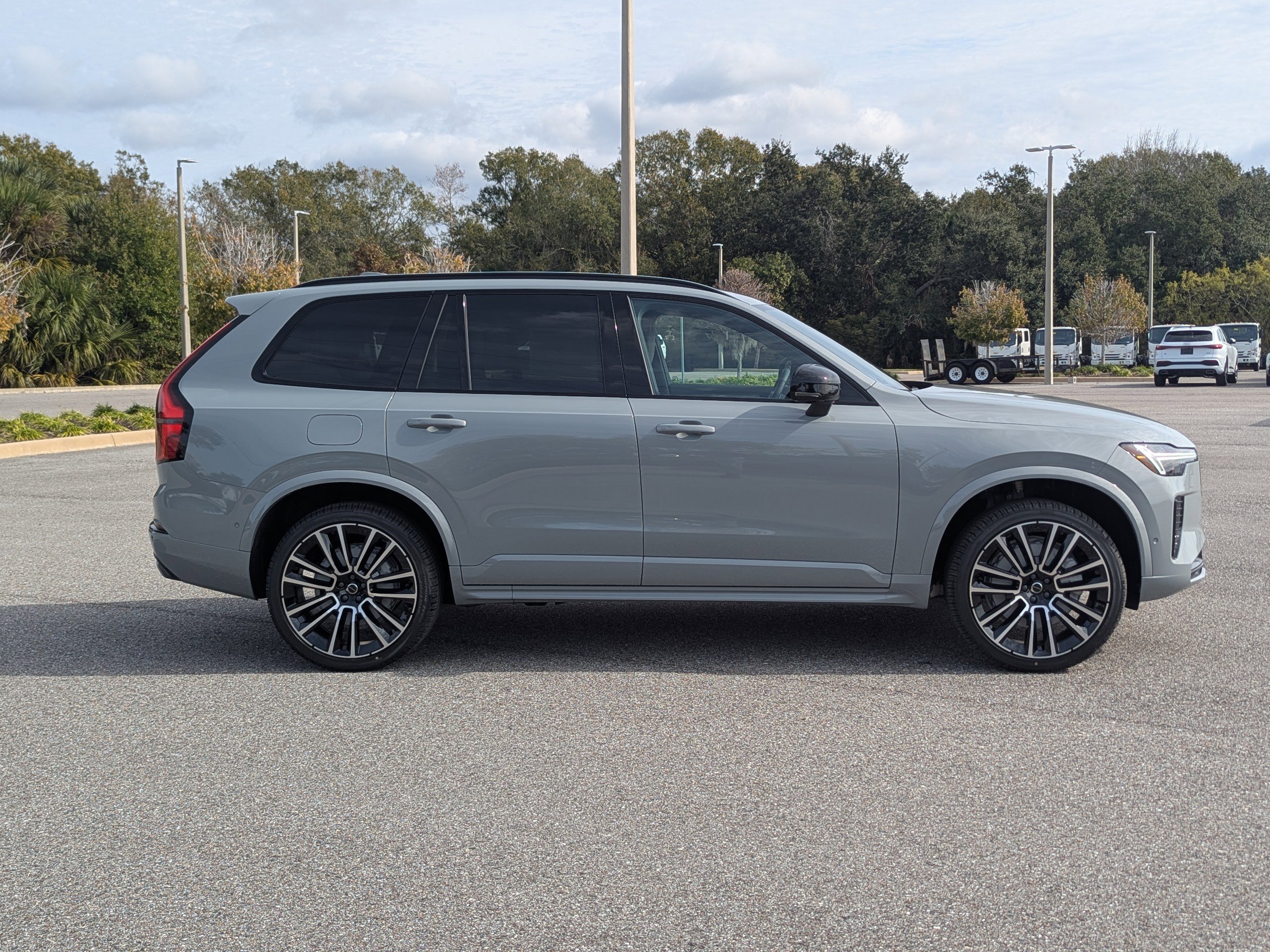 New 2026 Volvo XC90 B6 Ultra w/ Protection Package image 8