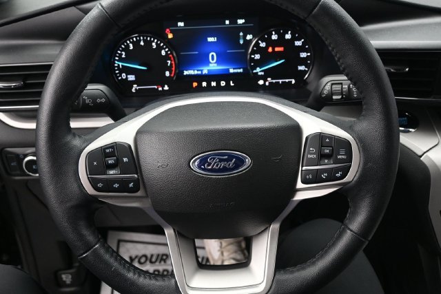 Certified 2023 Ford Explorer XLT w/ Equipment Group 202A AWD/4WD image 9