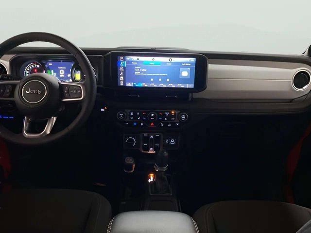 Used 2025 Jeep Wrangler Unlimited Sahara w/ Safety Group image 21